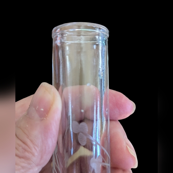 Duiske mini bud vase w/ etched shamrocks - Picture 3 of 4